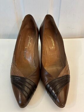 VTG Garolini Brown Leather Pointed Toe Pumps Pleated Accents Made In Italy 8.5